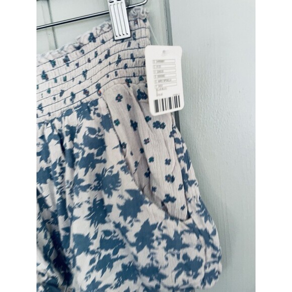 NWT Free People Bubble Shorts S Smocked Waistband Blue Floral NEW - Picture 2 of 5